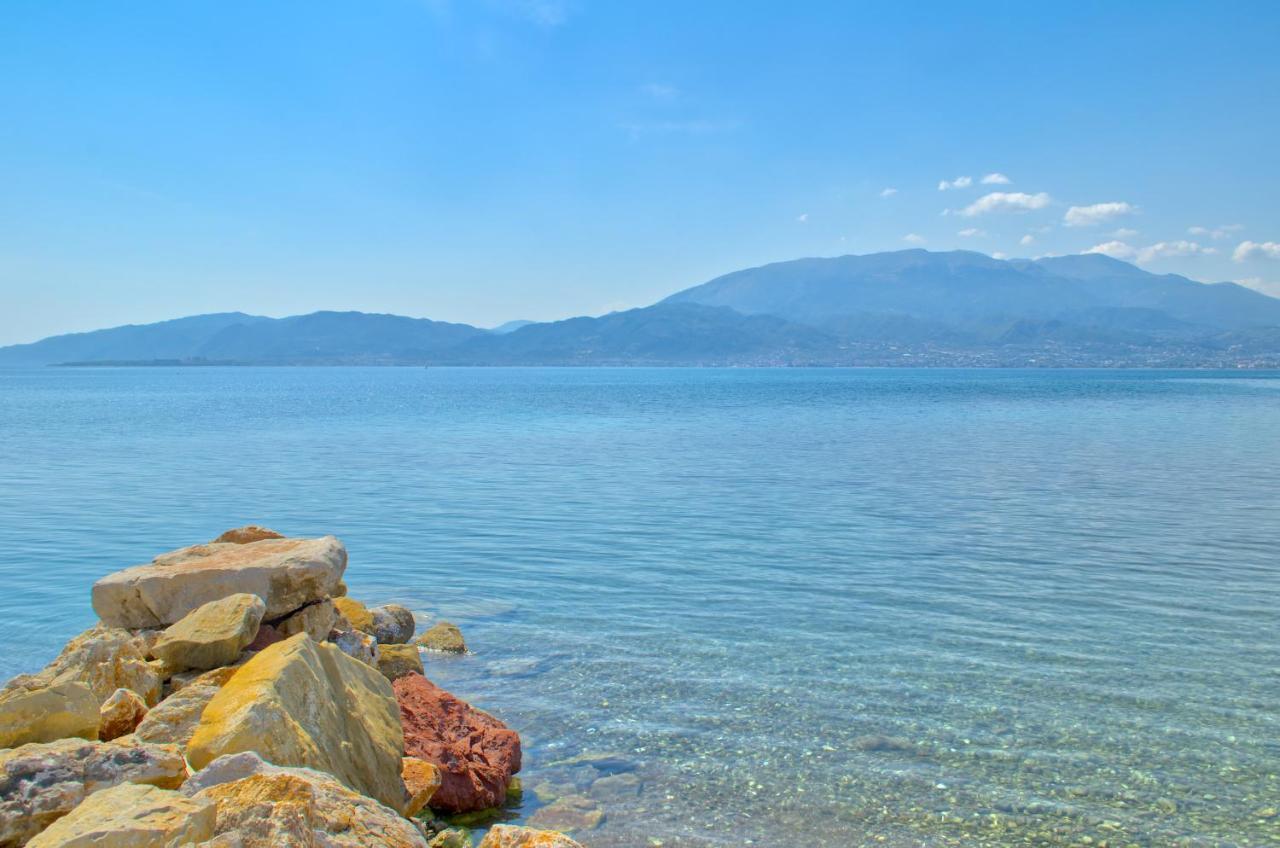 Epipleon Luxury Suites -106- Δωμάτιο 40Τμ Με Βεράντα 45Τμ Μπροστά Στην Θάλασσα Nafpaktos エクステリア 写真