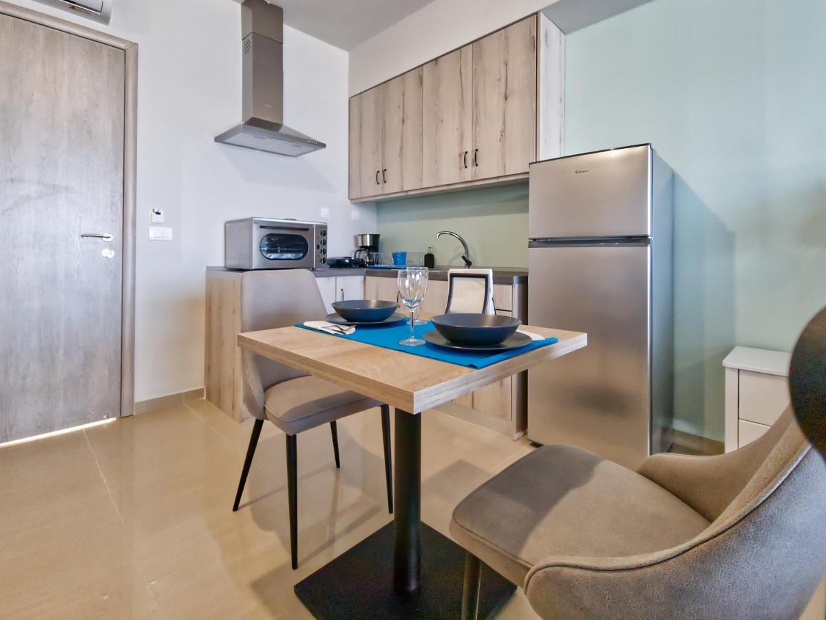 Epipleon Luxury Suites -106- Δωμάτιο 40Τμ Με Βεράντα 45Τμ Μπροστά Στην Θάλασσα Nafpaktos エクステリア 写真