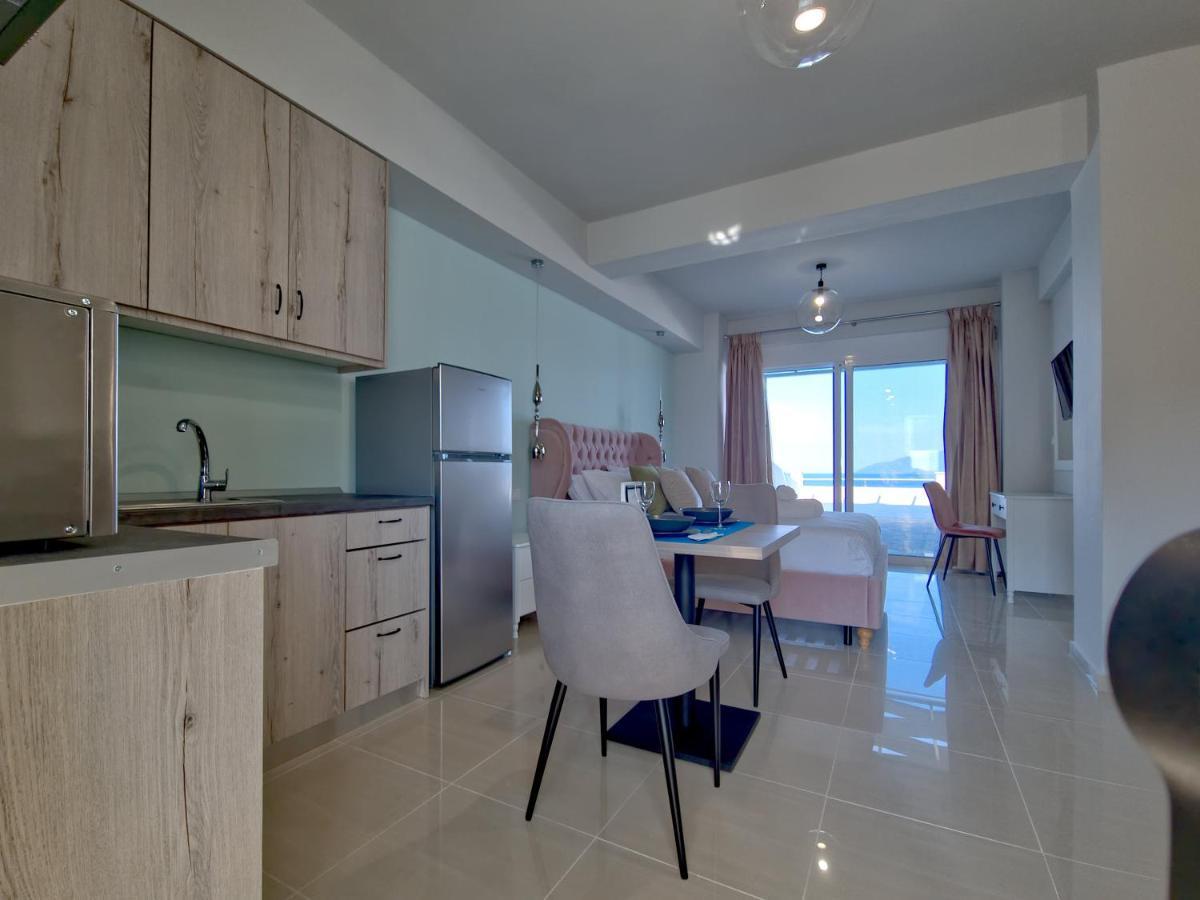 Epipleon Luxury Suites -106- Δωμάτιο 40Τμ Με Βεράντα 45Τμ Μπροστά Στην Θάλασσα Nafpaktos エクステリア 写真